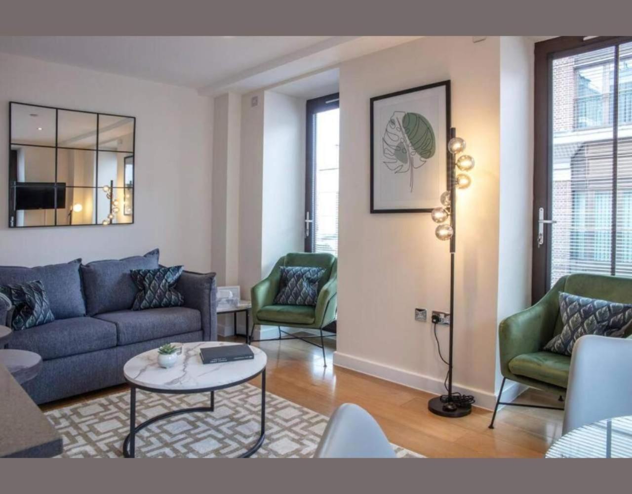 Westminster 2 Bed 2 Bath Appartamento *