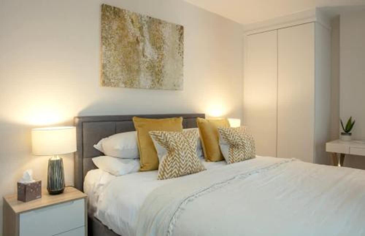Westminster 2 Bed 2 Bath * Londra